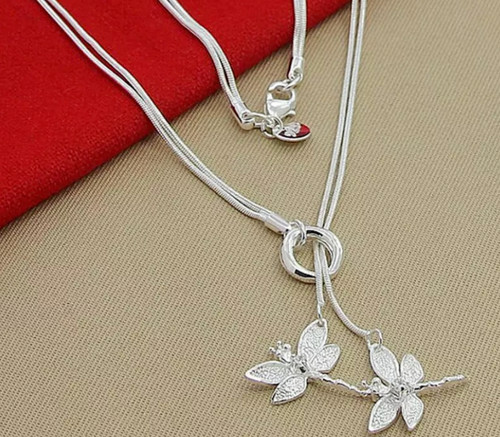 Collana elegante con ciondolo