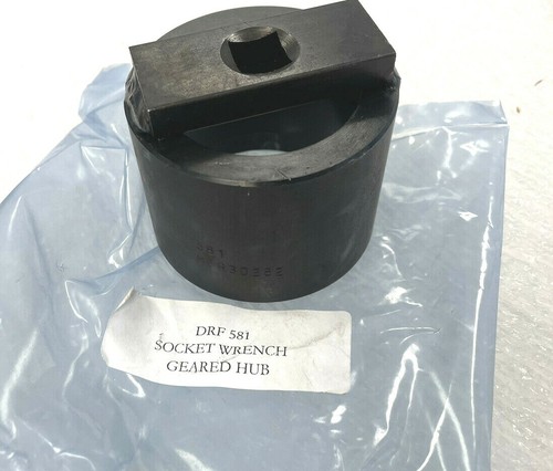 Genuine hmmwv geared hub - geared,