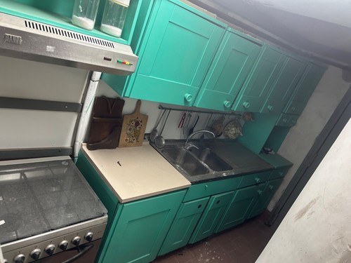 Cucina usata con forno - usata, e