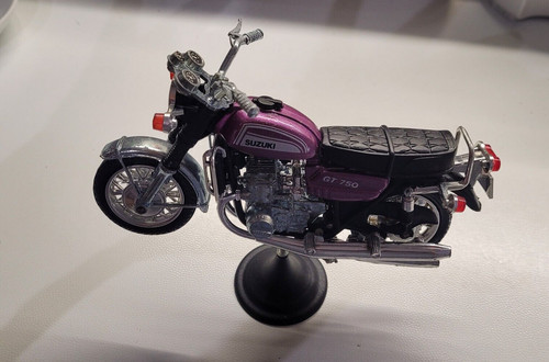 Modellino suzuki 750 - gt,