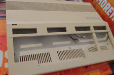 Case Commodore 128 con viti