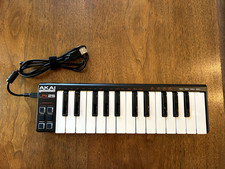 Akai Professional LPK25 MK2