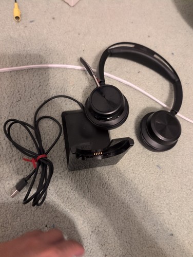 Plantronics poly voyager focus - plantronics,