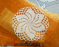 1 centrino color ecrù