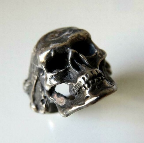 Anello teschio argento