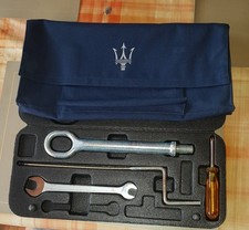 Attrezzo di bordo con borsa