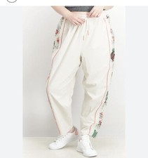 Nuovi pantaloni da pista Puma