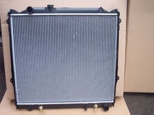 RADIATORE PER TOYOTA HILUX