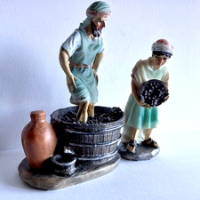 PRESEPE-  PASTORI IN VENDEMMIA 10 CM CIRCA