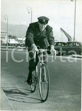 1956 GIRO ITALIA Ciclista Mino DE ROSSI divisa vigile del fuoco *Fotografia