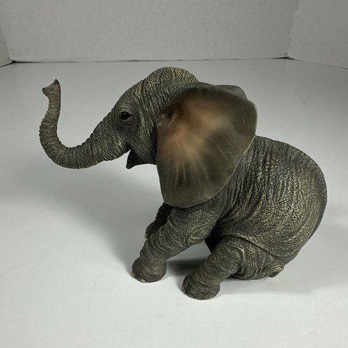 Statuina vitello elefante