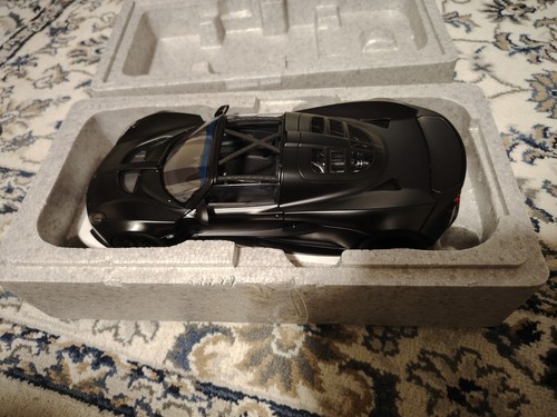 Hennessey venom gt matt - 1:18,