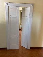 Porte in legno bianco laccate. Con maniglia, funzionanti. numero 7 porte.