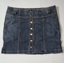 Preowned- Gap Buton Front