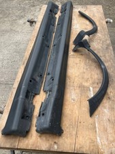 COPPIA MINIGONNE + ARCHI RUOTA POSTERIORI ORIGINALI GM OPEL CORSA C SPORT (3p)