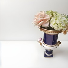 Vaso In Porcellana Paris Royal. I Fiori Non Sono Disponibili.