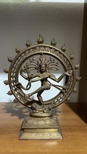 Antica statua in bronzo danzante Shiva Nataraja.