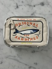 Borsa sardina pesce lattina