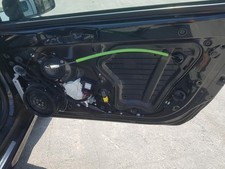 Alzavetro elettrico anteriore