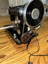 Macchina da cucire Monster in