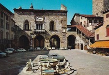 CARTOLINA DI BERGAMO ,PIAZZA