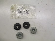 Gomme da serbatoio 1. Suzuki GSX 750 AE Inazuma Gomme di montaggio Silenziatore 