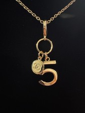 Chanel oro n. Collana / Charm