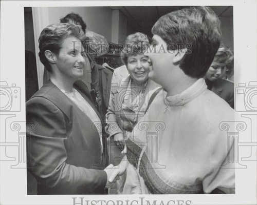 1989 press photo mary - photo, a