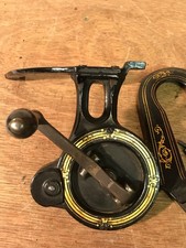 Macchina da cucire antica