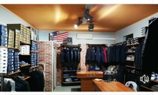 Arredamento in legno per negozio