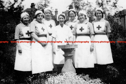 F014028 nurses red cross - nurses,