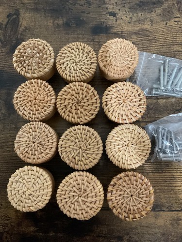 Pomelli per comò rattan - in,