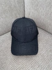 Casquette Fendi noir Neuve