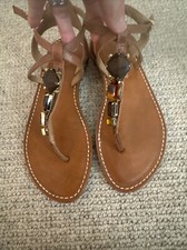 Arezzo sandalo donna pelle marrone gioiello borchie perizoma piatto taglia 8 nuovo