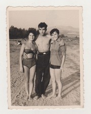 Affettuoso bello giovane uomo