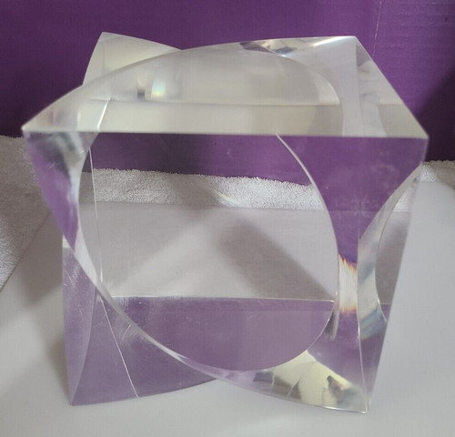 Scultura cubo acrilico lucite