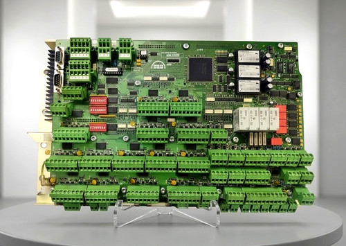 Man 3157167 mcu - b&w,