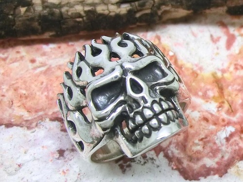 Anello teschio fiamme - anello,