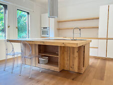 CUCINA lineare + ISOLA Mod. VENEZIA stile MODERNO in legno massello SU MISURA