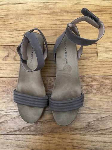 Sandalo donna con zeppa - , lucky