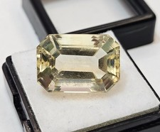 Light yellow sapphire emerald - sapphire,