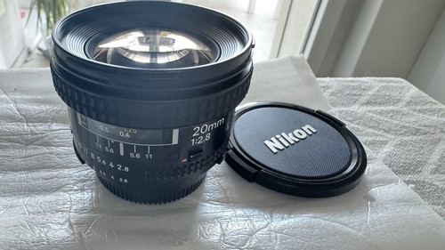 Nikon obiettivo grandangolare