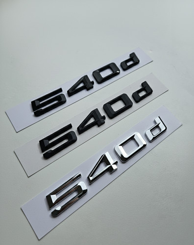 Emblema 540d nero