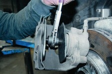 DIVARICATORE A CRICCHETTO PINZE FRENI A COMANDO ELETTRONICO doppia piastra