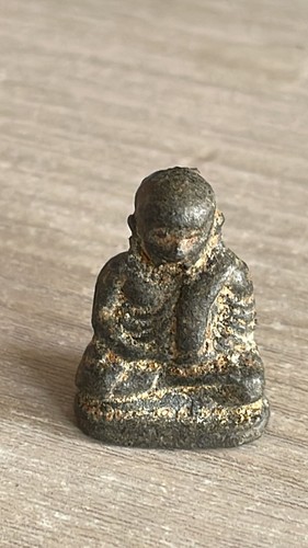 Antico piccolo buddha - , in