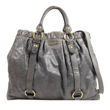 Borsa a tracolla Miu Miu GHW borsa a tracolla 2 vie borsa a mano pelle di vitello grigia