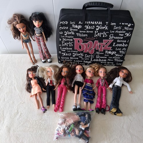 Lot vtg y2k - bratz, dolls