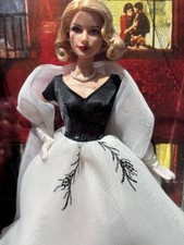 Barbie Grace Kelly 2011 lunotto posteriore etichetta rosa nuovo con scatola Mattel 