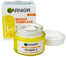 Garnier Bright Crema Siero Completa Vitamina C SPF 30 PA+++ 50 ml tutti i toni della pelle