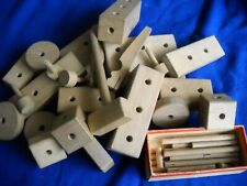 VECCHIO GIOCO COSTRUZIONI D'EPOCA - IN MATTONI CUBETTI ASTE TUTTO IN LEGNO